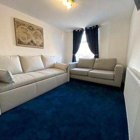 Aquarius Apartment - Sea View - Sleeps Seven Blackpool Zewnętrze zdjęcie