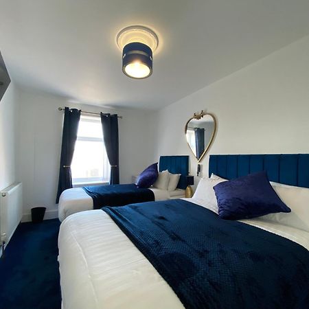 Aquarius Apartment - Sea View - Sleeps Seven Blackpool Zewnętrze zdjęcie